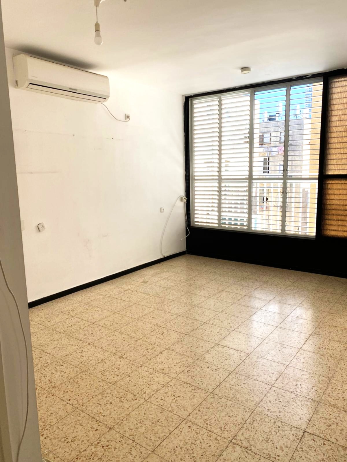 בר יהודה 1, שכונת דרום מערב ותיק, בת ים סלון